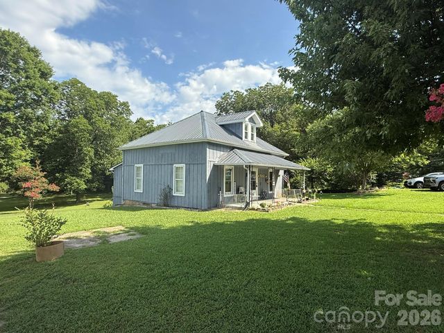 304 Main Avenue W, Hildebran, NC 28637