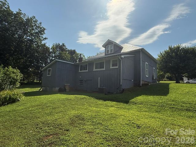 304 Main Avenue W, Hildebran, NC 28637