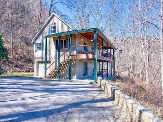 1463 Apple Creek Road, Waynesville, NC 28786