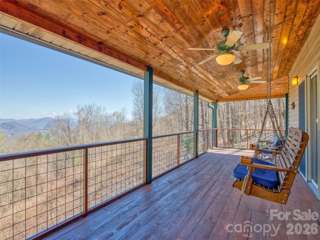 1463 Apple Creek Road, Waynesville, NC 28786