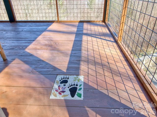 1463 Apple Creek Road, Waynesville, NC 28786