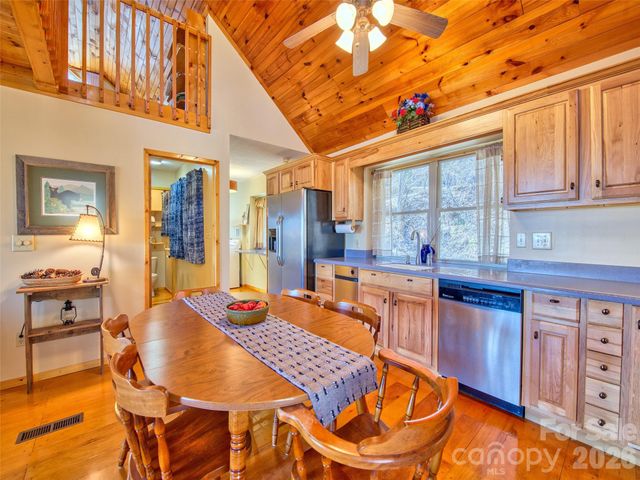 1463 Apple Creek Road, Waynesville, NC 28786