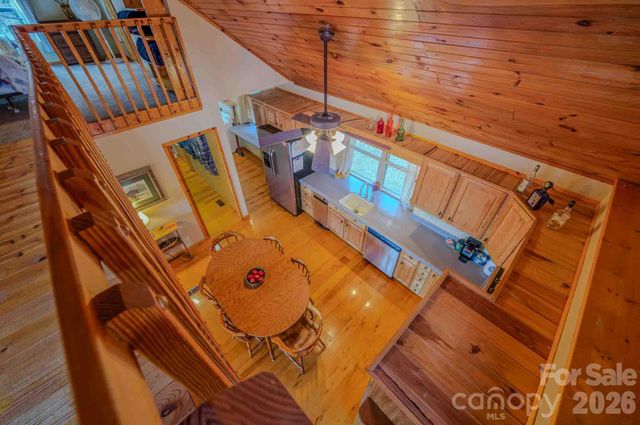 1463 Apple Creek Road, Waynesville, NC 28786
