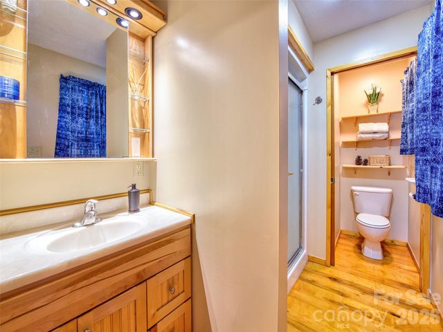 1463 Apple Creek Road, Waynesville, NC 28786