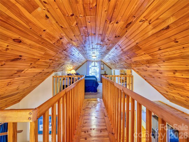 1463 Apple Creek Road, Waynesville, NC 28786