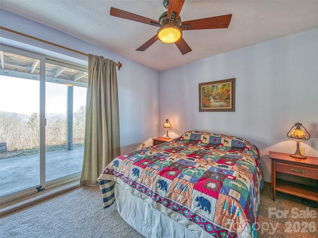 1463 Apple Creek Road, Waynesville, NC 28786