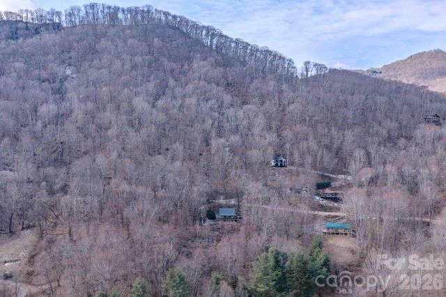1463 Apple Creek Road, Waynesville, NC 28786
