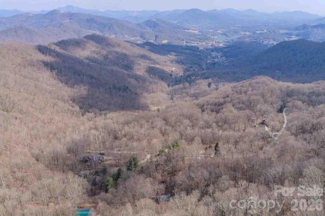 1463 Apple Creek Road, Waynesville, NC 28786