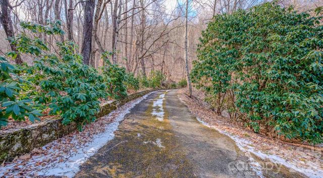 1463 Apple Creek Road, Waynesville, NC 28786