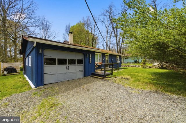 7106 ROBINWOOD DR, Tobyhanna, PA 18466