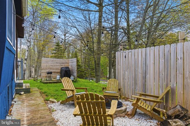 7106 ROBINWOOD DR, Tobyhanna, PA 18466