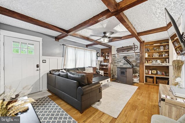 7106 ROBINWOOD DR, Tobyhanna, PA 18466