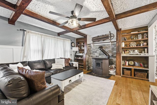 7106 ROBINWOOD DR, Tobyhanna, PA 18466