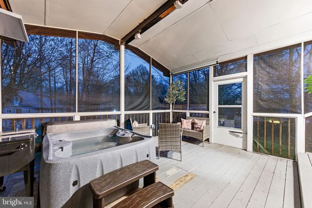 7106 ROBINWOOD DR, Tobyhanna, PA 18466
