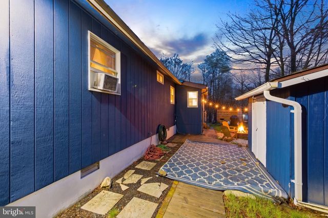 7106 ROBINWOOD DR, Tobyhanna, PA 18466