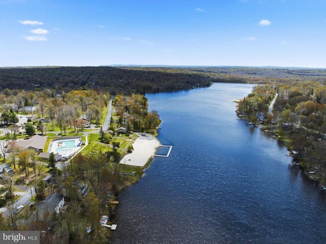 7106 ROBINWOOD DR, Tobyhanna, PA 18466