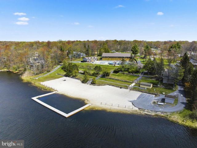 7106 ROBINWOOD DR, Tobyhanna, PA 18466