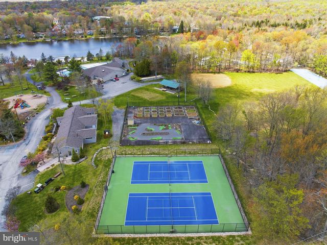 7106 ROBINWOOD DR, Tobyhanna, PA 18466