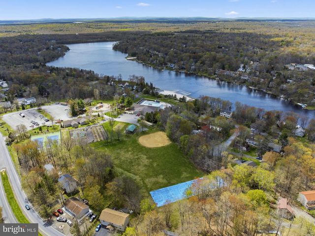 7106 ROBINWOOD DR, Tobyhanna, PA 18466