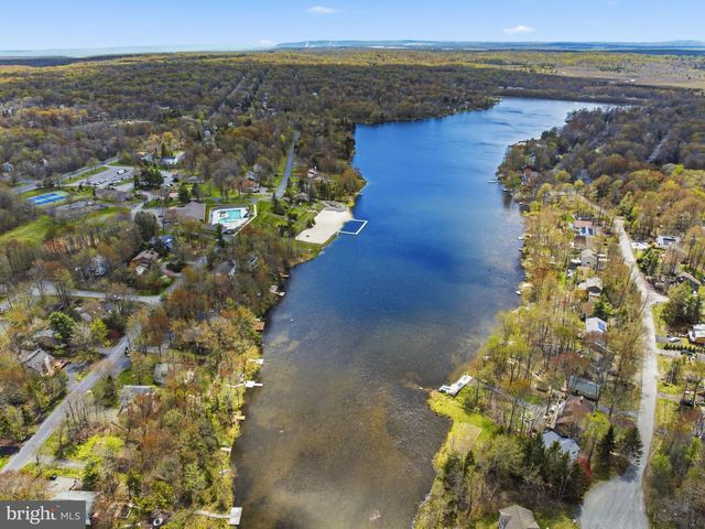 7106 ROBINWOOD DR, Tobyhanna, PA 18466