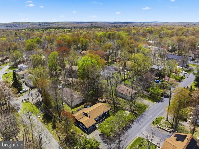7106 ROBINWOOD DR, Tobyhanna, PA 18466