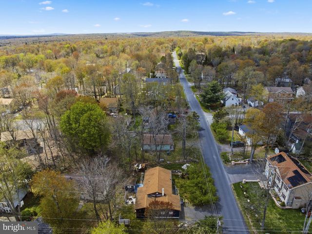 7106 ROBINWOOD DR, Tobyhanna, PA 18466