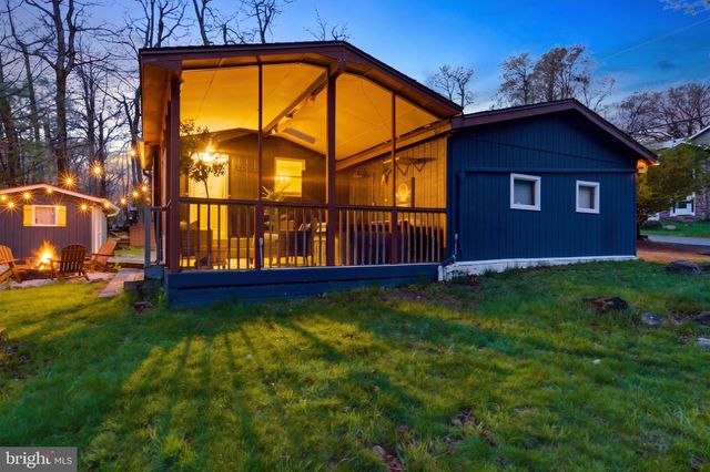7106 ROBINWOOD DR, Tobyhanna, PA 18466
