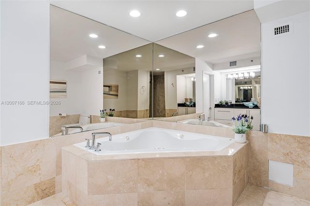 100 LINCOLN RD 944, Miami Beach, FL 33139