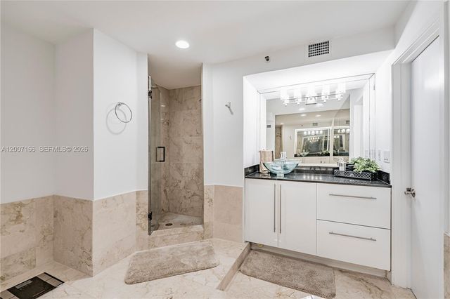 100 LINCOLN RD 944, Miami Beach, FL 33139