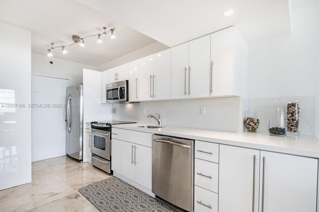 100 LINCOLN RD 944, Miami Beach, FL 33139