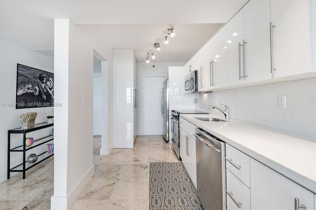 100 LINCOLN RD 944, Miami Beach, FL 33139