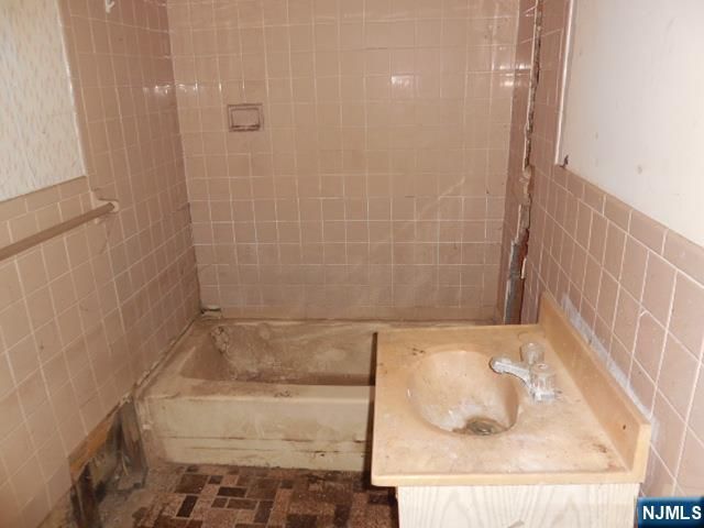 31 Brookside, Wayne, NJ 07470