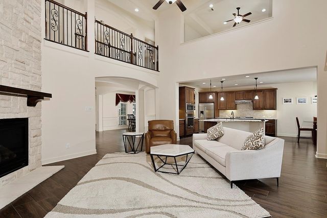 62 N Beech Springs Circle, The Woodlands, TX 77389