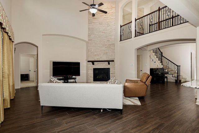 62 N Beech Springs Circle, The Woodlands, TX 77389