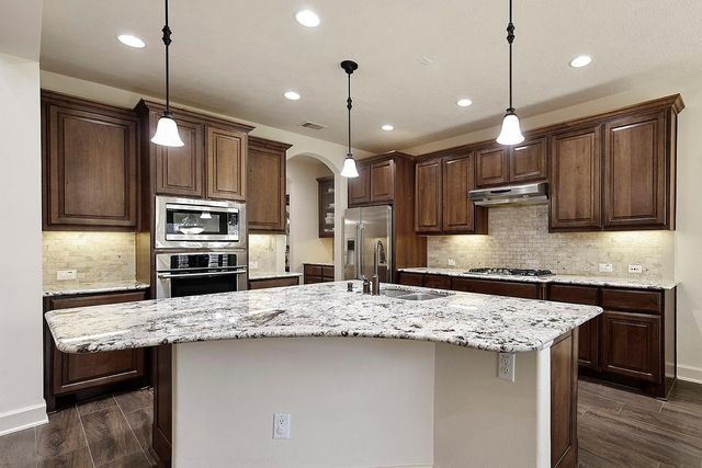 62 N Beech Springs Circle, The Woodlands, TX 77389