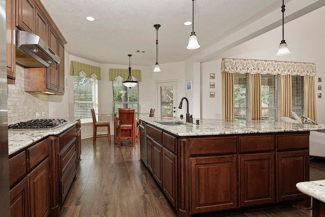 62 N Beech Springs Circle, The Woodlands, TX 77389