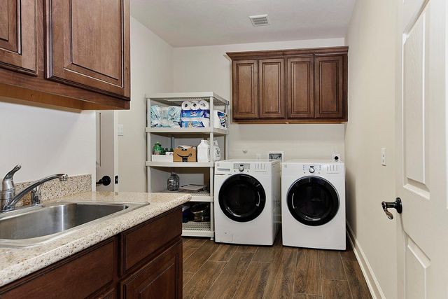 62 N Beech Springs Circle, The Woodlands, TX 77389