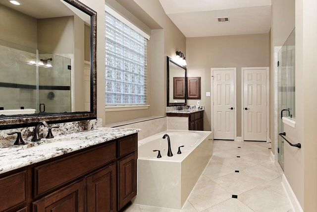 62 N Beech Springs Circle, The Woodlands, TX 77389