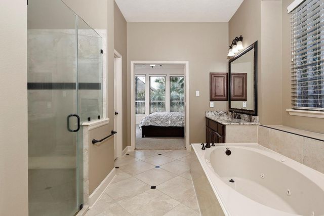 62 N Beech Springs Circle, The Woodlands, TX 77389