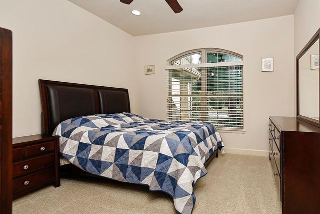 62 N Beech Springs Circle, The Woodlands, TX 77389