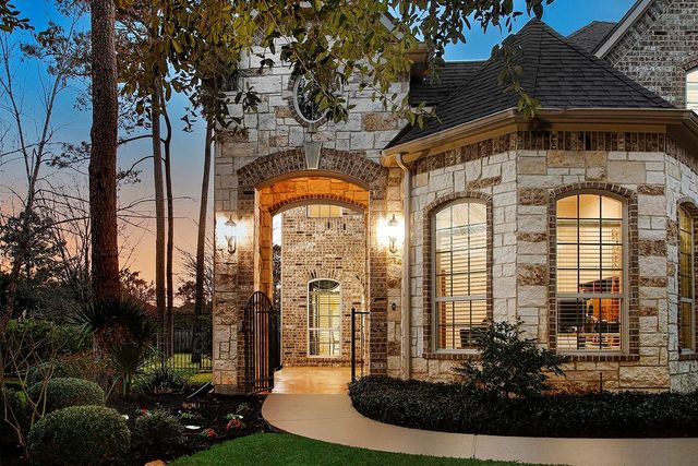 62 N Beech Springs Circle, The Woodlands, TX 77389