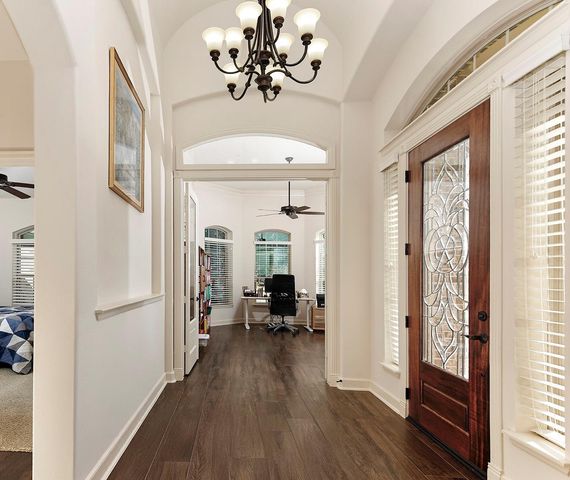 62 N Beech Springs Circle, The Woodlands, TX 77389