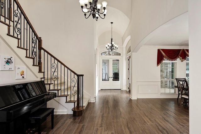 62 N Beech Springs Circle, The Woodlands, TX 77389