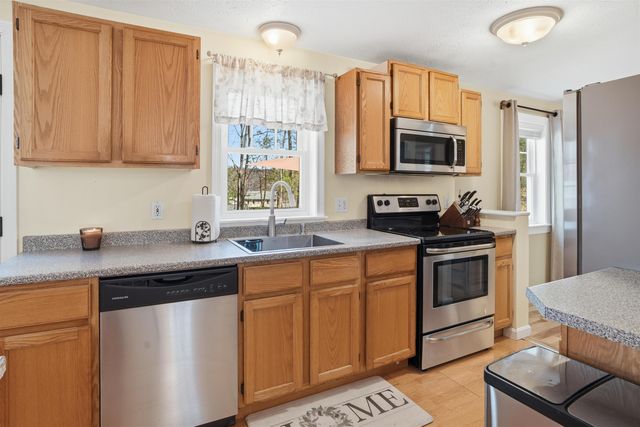 1 Jessica Lane, Hudson, NH 03051