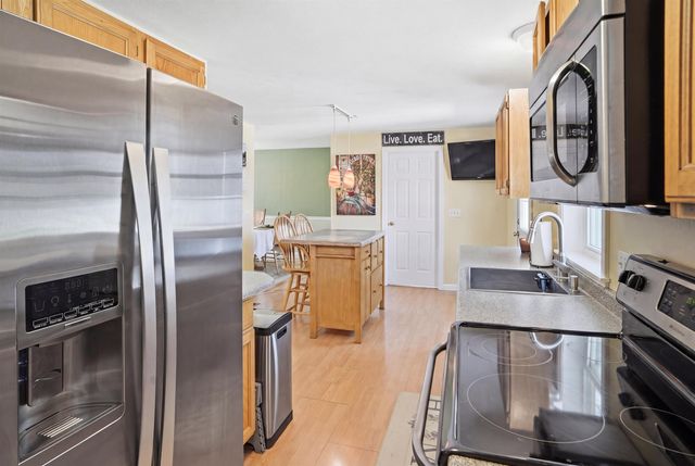 1 Jessica Lane, Hudson, NH 03051