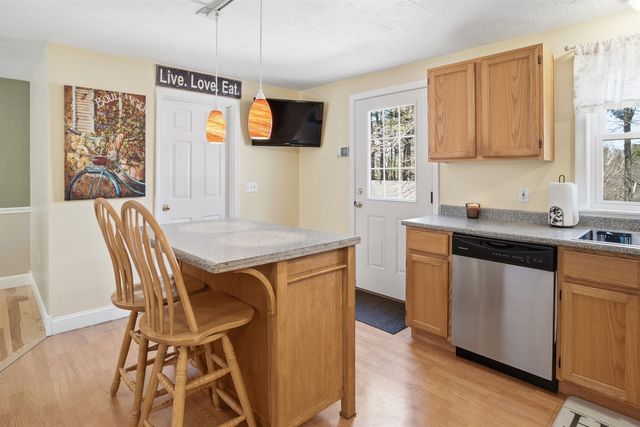 1 Jessica Lane, Hudson, NH 03051