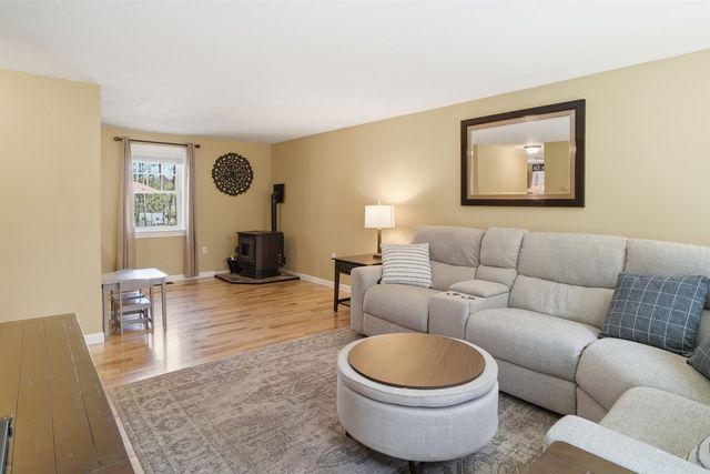 1 Jessica Lane, Hudson, NH 03051