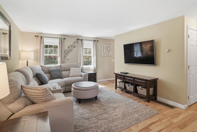 1 Jessica Lane, Hudson, NH 03051