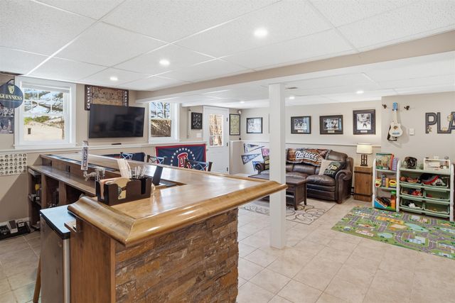 1 Jessica Lane, Hudson, NH 03051