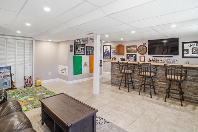 1 Jessica Lane, Hudson, NH 03051